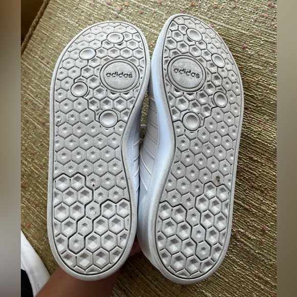 Adidas Men’s Breaknet All White Sleek Tennis Shoe Sneaker Size 5.5 - Picture 3 of 6